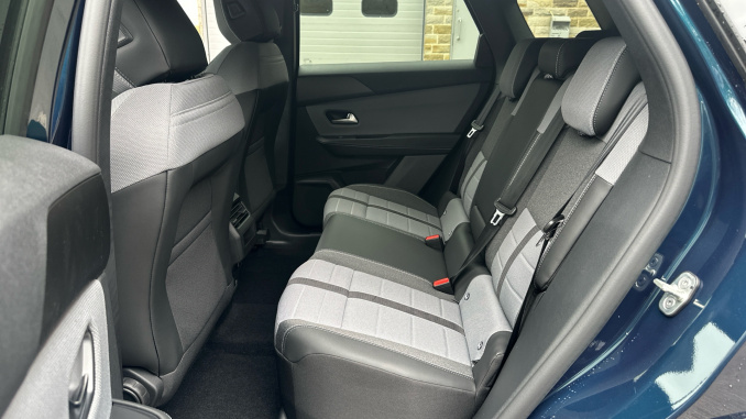 Vauxhall Grandland 157kW GS 73kWh 5dr Auto Electric Hatchback - Image 16